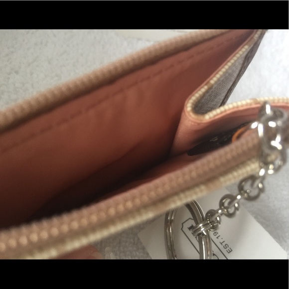 Coach wristlet style card holder / change purse - Picture 3 of 3